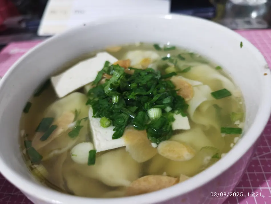 Pangsit Kuah Rumahan yang Gurih dan Bikin Nyaman